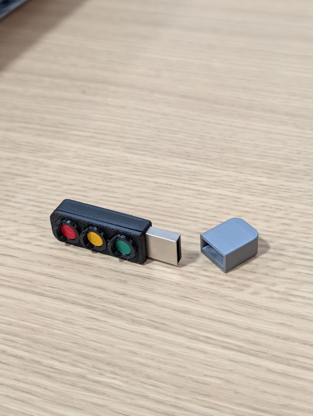 Llavero con forma de semáforo industrial con pendrive USB incorporado para Autotrol