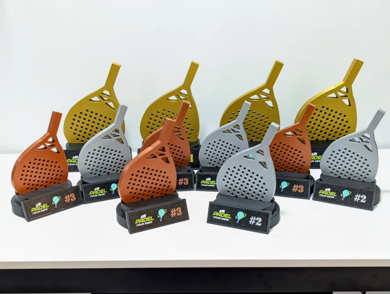 Serie de trofeos de pádel impresos en 3D en tres niveles para Air Padel Tour